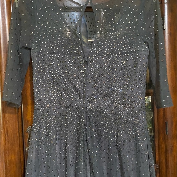 Beautiful gown - Picture 11 of 11